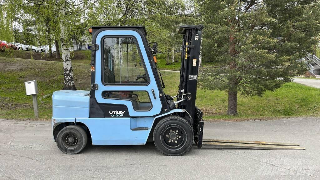 Utilev UT 30 PD Diesel trucks