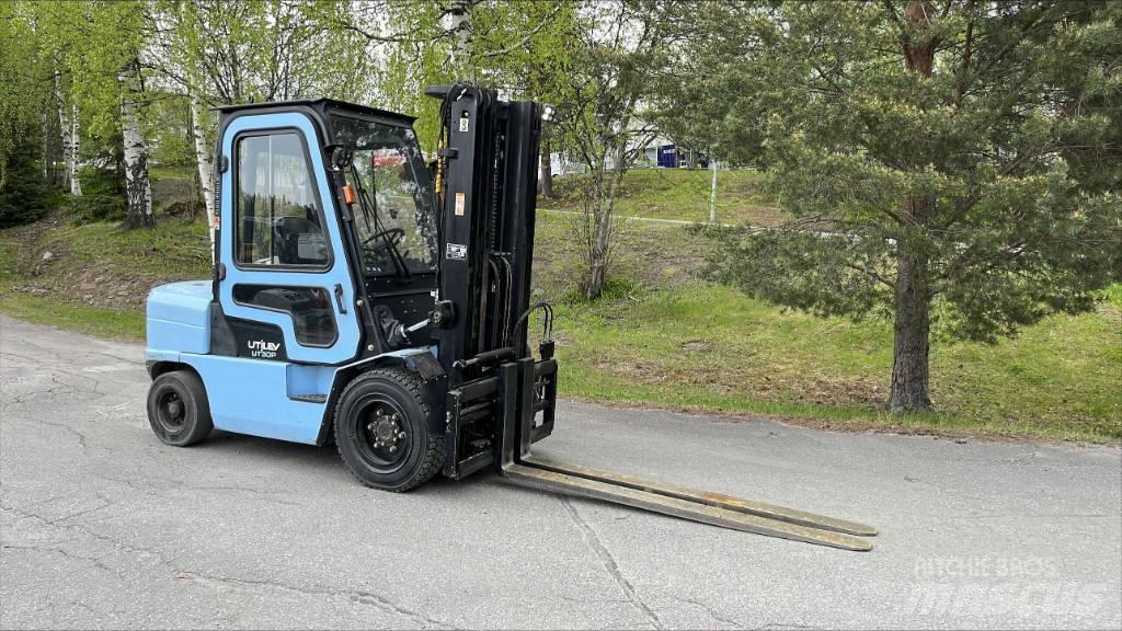 Utilev UT 30 PD Diesel trucks