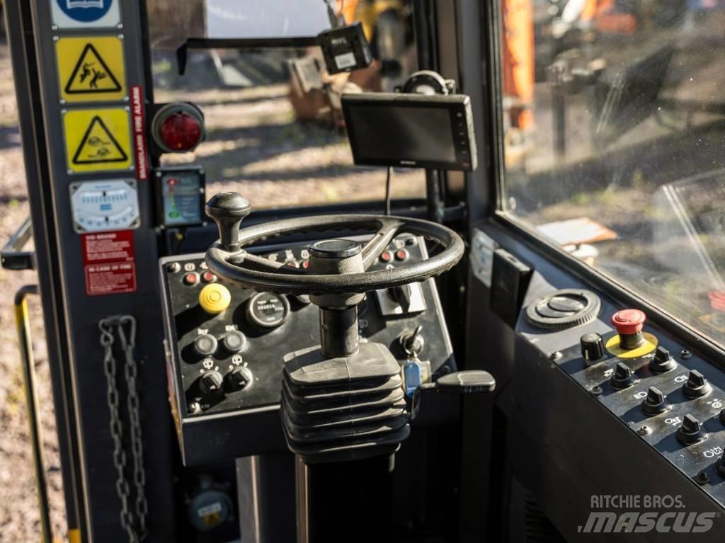 Atlas Copco XE3 C30 Tunneling and underground mining drills
