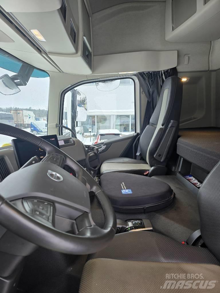 Volvo FM Electric Hook lift trucks
