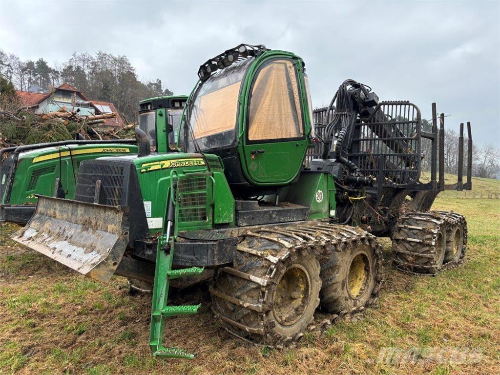 John Deere 1010 E Forwarders