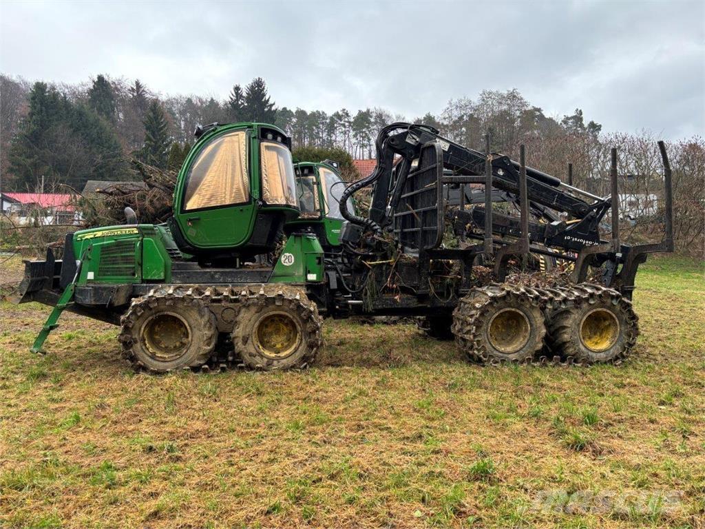 John Deere 1010 E Forwarders