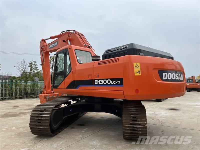 Doosan 300 Crawler excavators