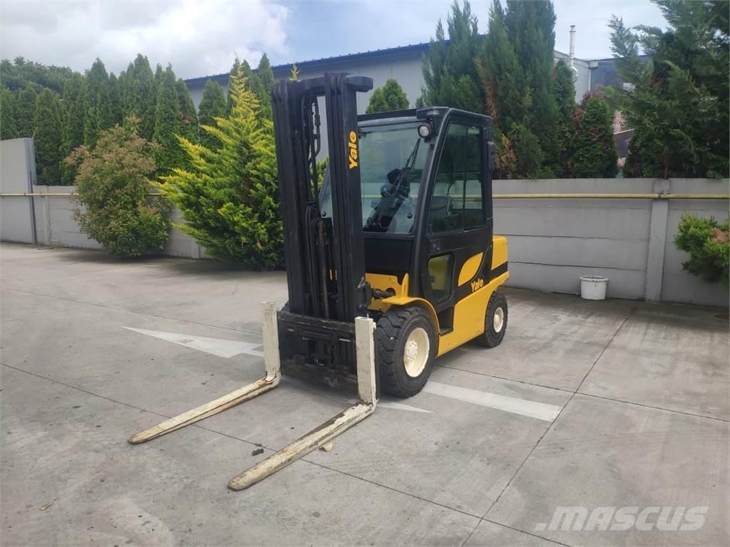 Yale GDP30VX Diesel trucks