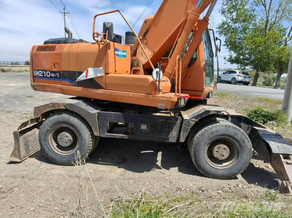 Doosan DH210W-7 Wheeled excavators