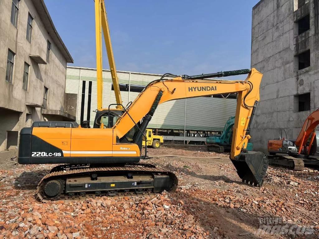 Hyundai R220 Crawler excavators
