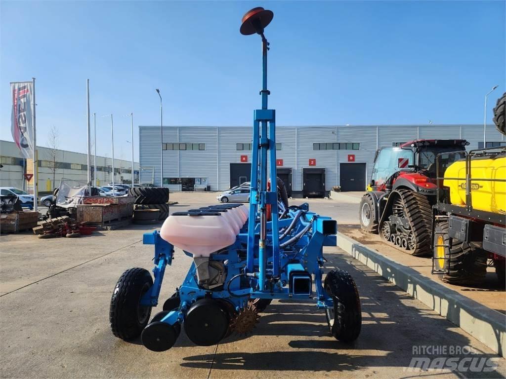 Monosem NG Plus 3 Sowing machines