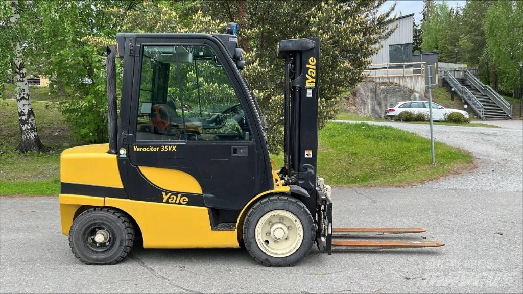 Yale GDP 35 VX Diesel trucks