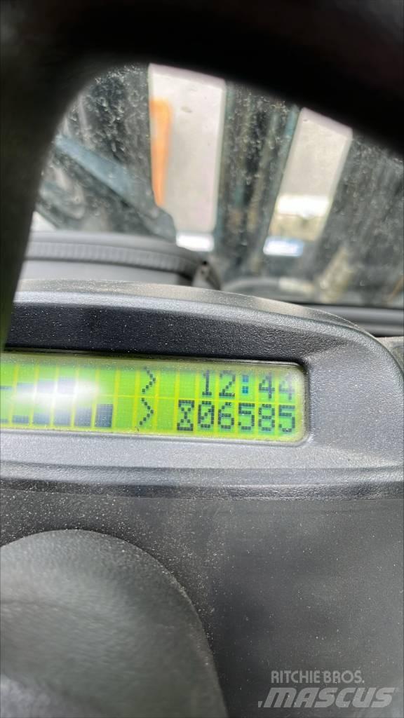 Yale GDP 35 VX Diesel trucks