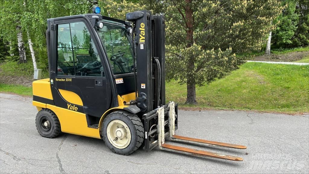 Yale GDP 35 VX Diesel trucks