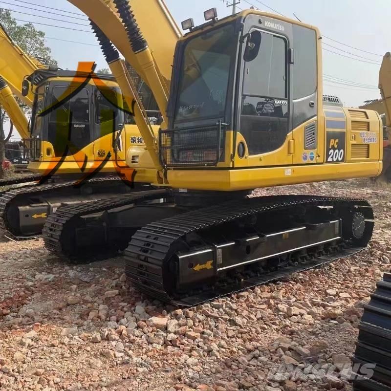 Komatsu PC 220 Crawler excavators