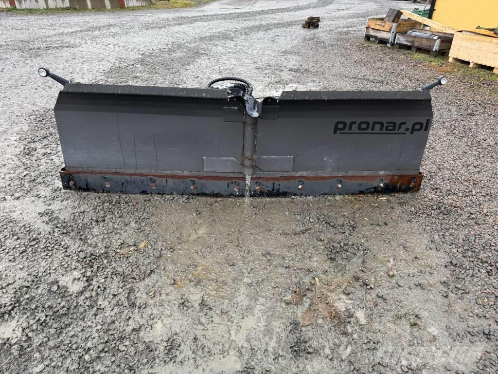 Pronar PUV 2600 Snow blades and plows