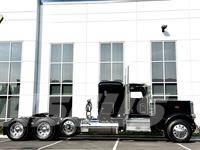 Peterbilt 389 Prime Movers