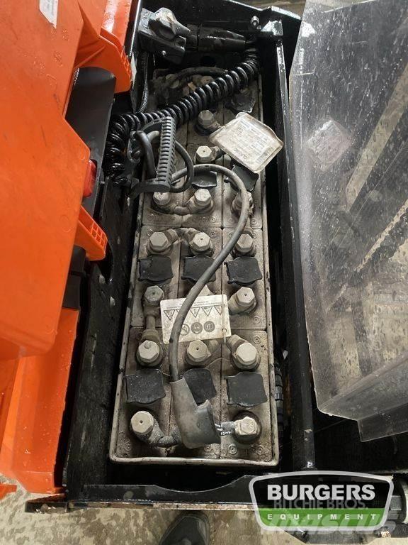 BT SWE120 Pedestrian stacker