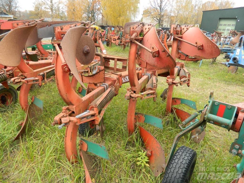 Fraugde 3 Reversible ploughs