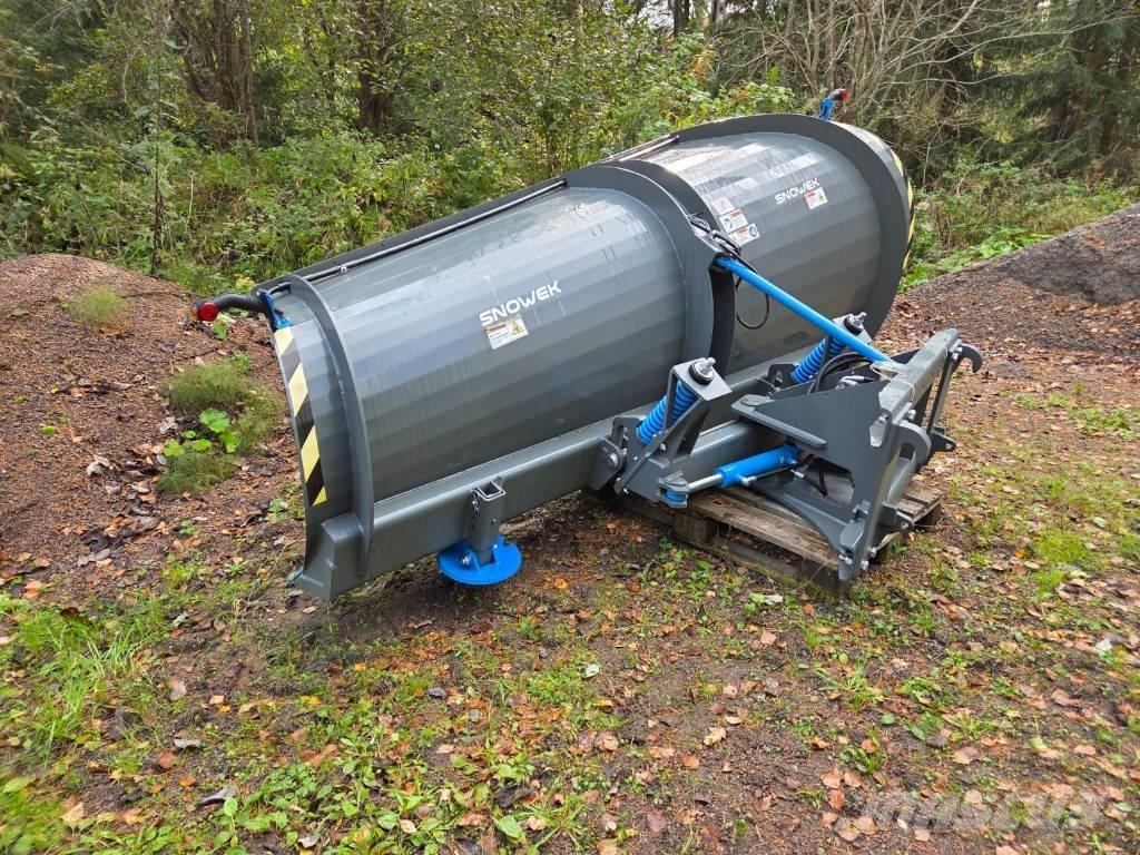 Snowek AA 320 Snow blades and plows