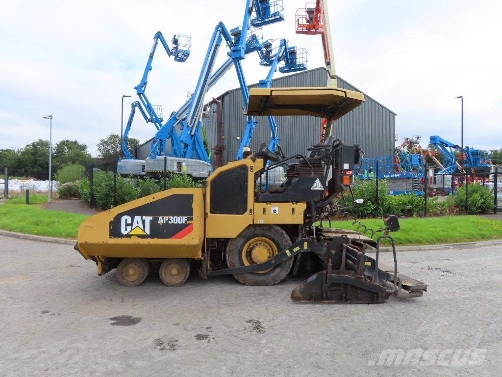 CAT AP 300 Asphalt pavers