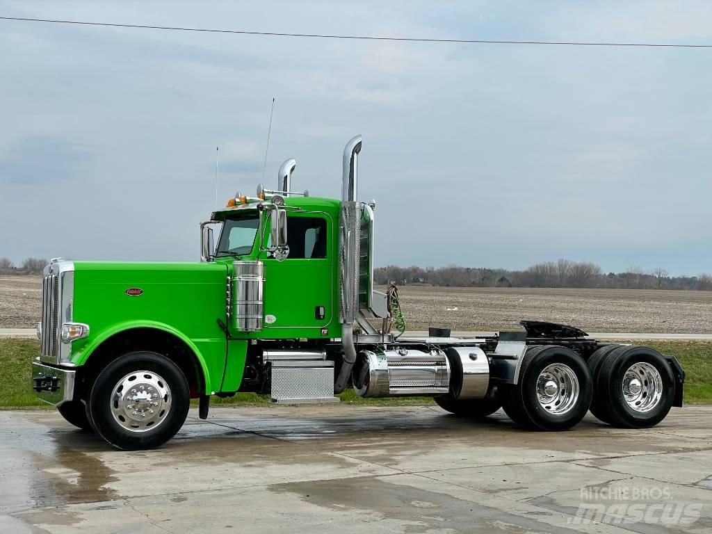 Peterbilt 389 Prime Movers
