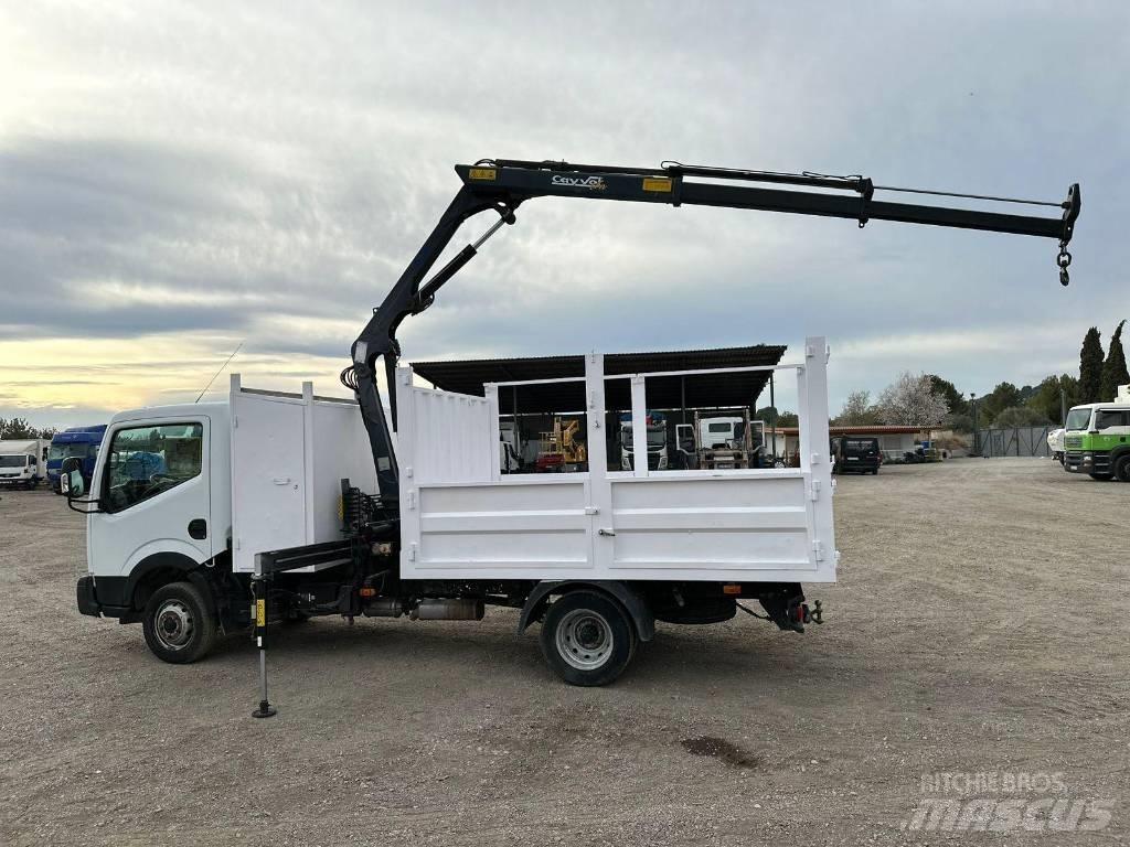 Nissan NT 400 Truck mounted cranes