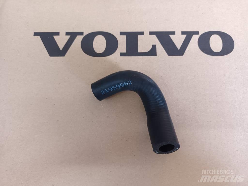 Volvo HOSE 21959962 Engines