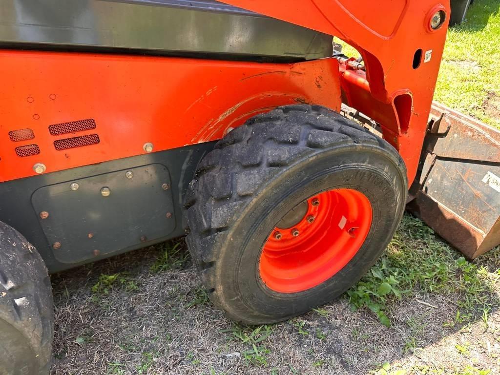 Kubota SSV 75 Skid steer loaders