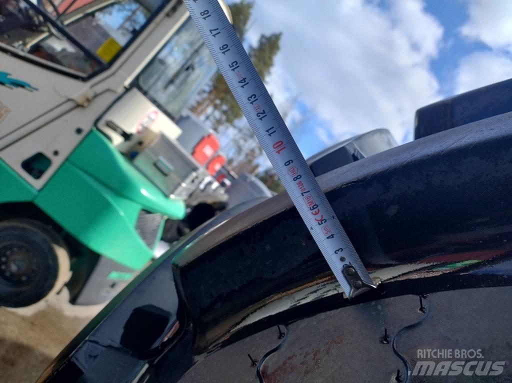 BKT VF710/75R42  2KPL Tyres, wheels and rims