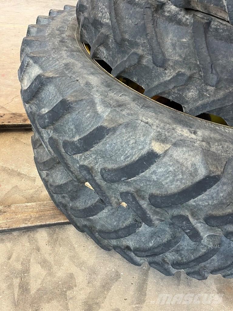 John Deere 6190 R Tyres, wheels and rims