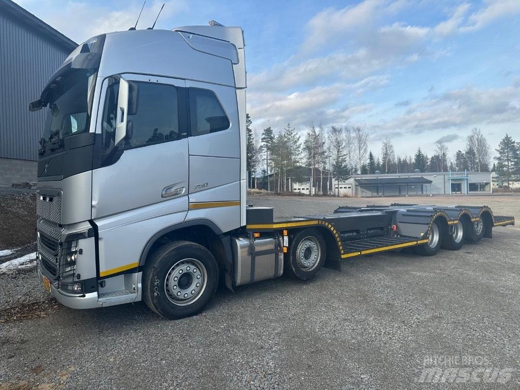 Volvo FH16 750 Forest machine transport trucks