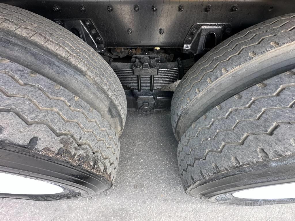 Sterling L 8500 Commercial vehicle