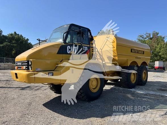CAT 725 Water bowser