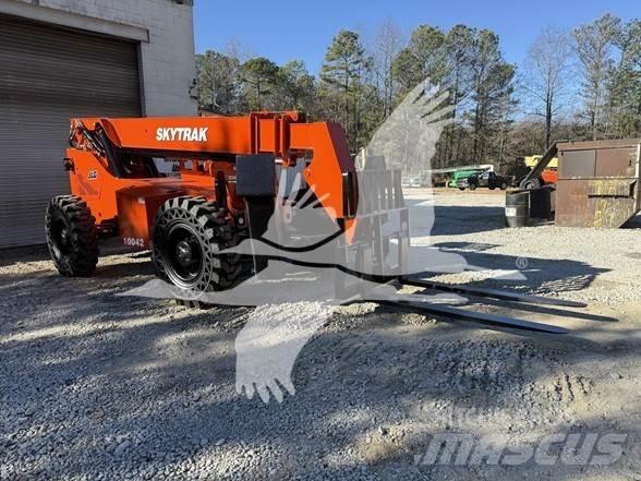 SkyTrak 10042 Telescopic handlers