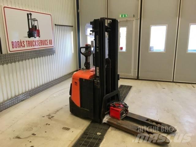 BT SPE 125 L Pedestrian stacker