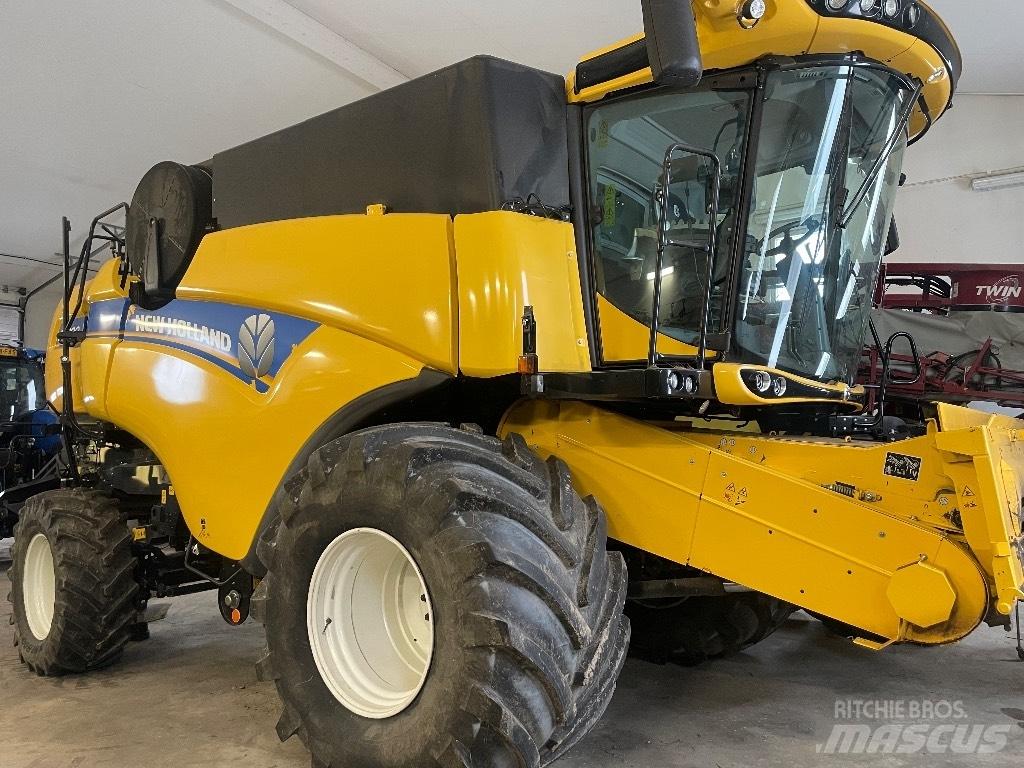 New Holland CX7.80 Combine harvesters