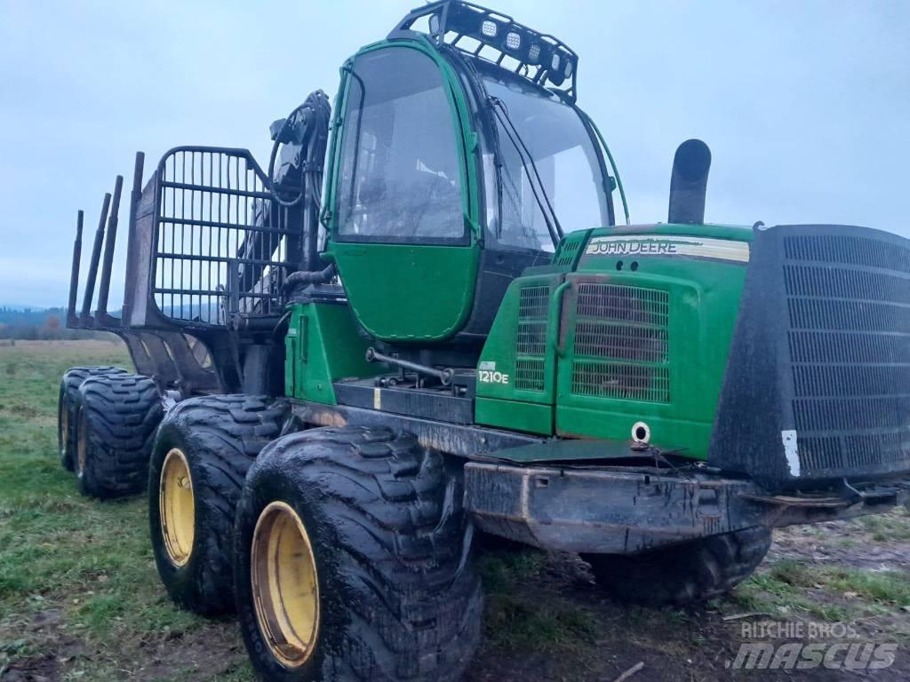 John Deere 1210 E Forwarders