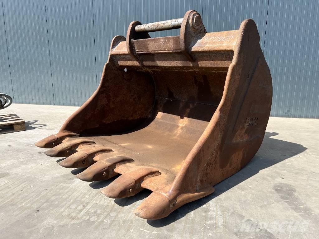 OilQuick OQ90 Buckets