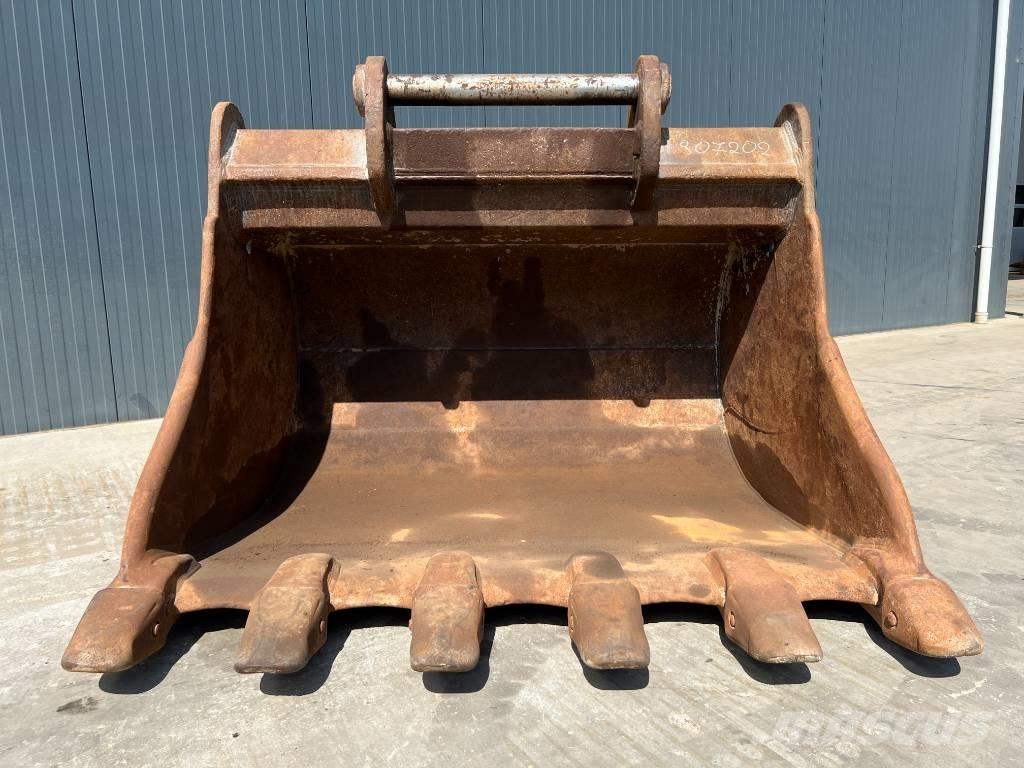 OilQuick OQ90 Buckets