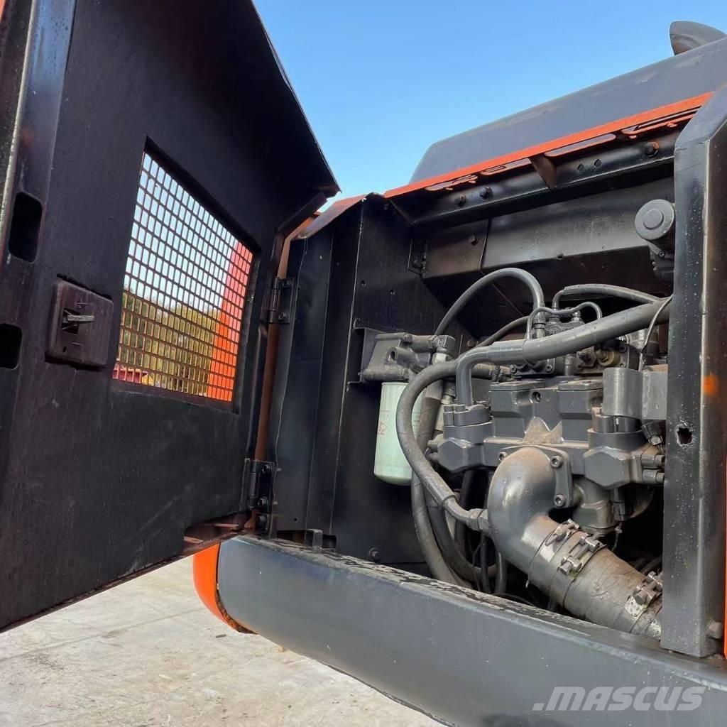 Hitachi ZX200 Crawler excavators
