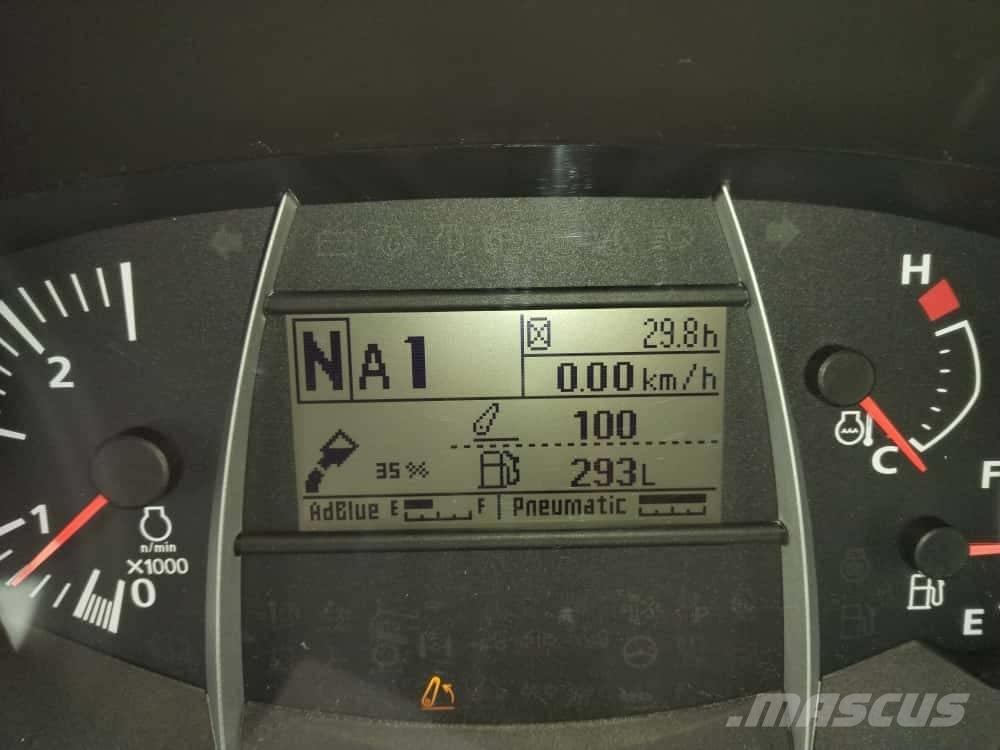 Kubota M 7173 Tractors