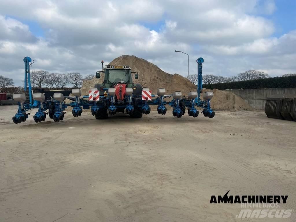 Monosem NG Plus 3 Sowing machines