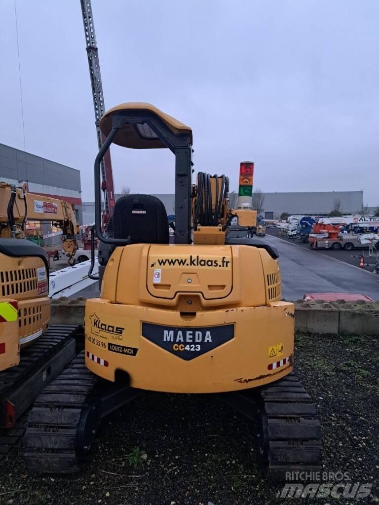 Maeda CC 423-1 Track mounted cranes