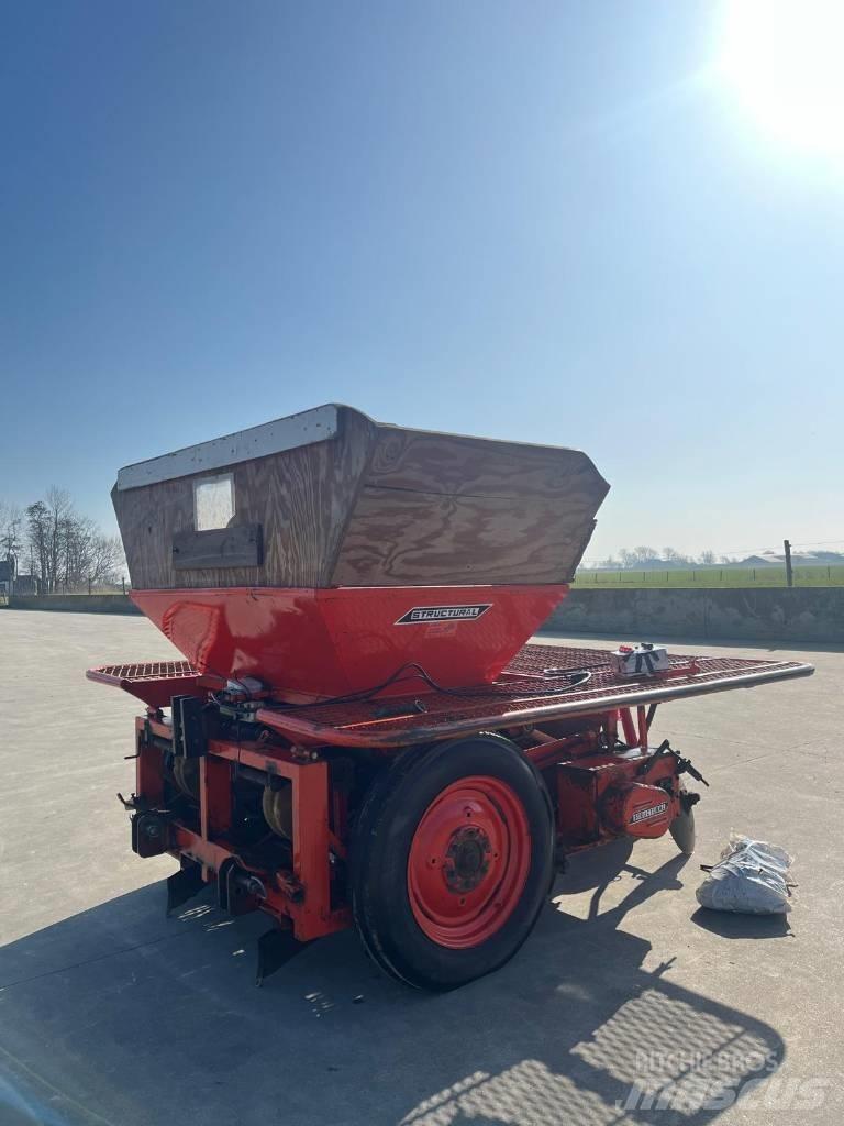 Structural 2 RIJ Potato planters