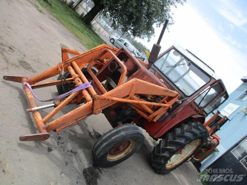 IH 523 Tractors