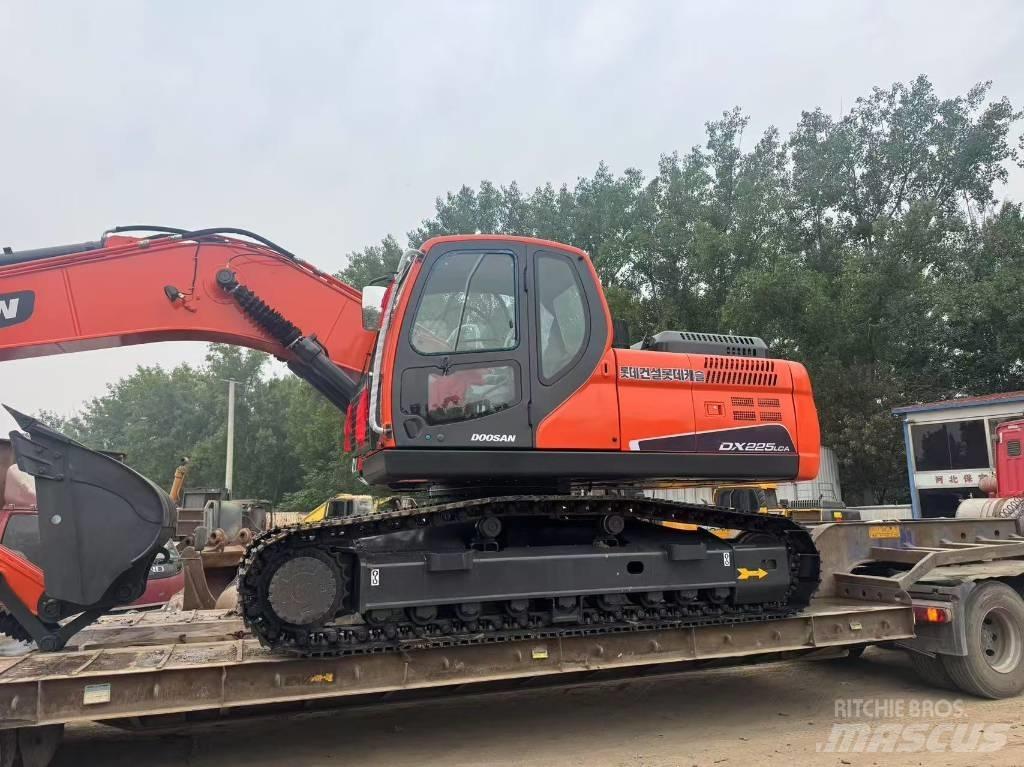 Doosan DX 225 LCA Crawler excavators