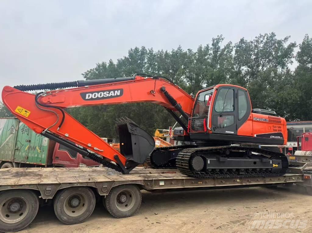 Doosan DX 225 LCA Crawler excavators