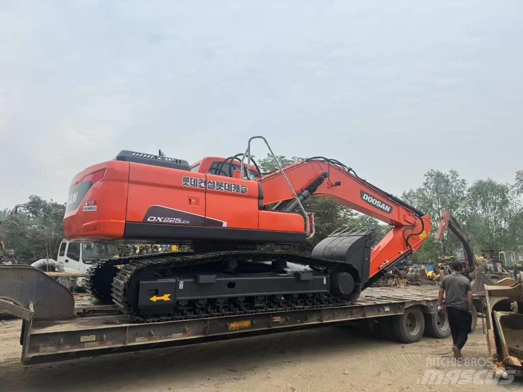 Doosan DX 225 LCA Crawler excavators