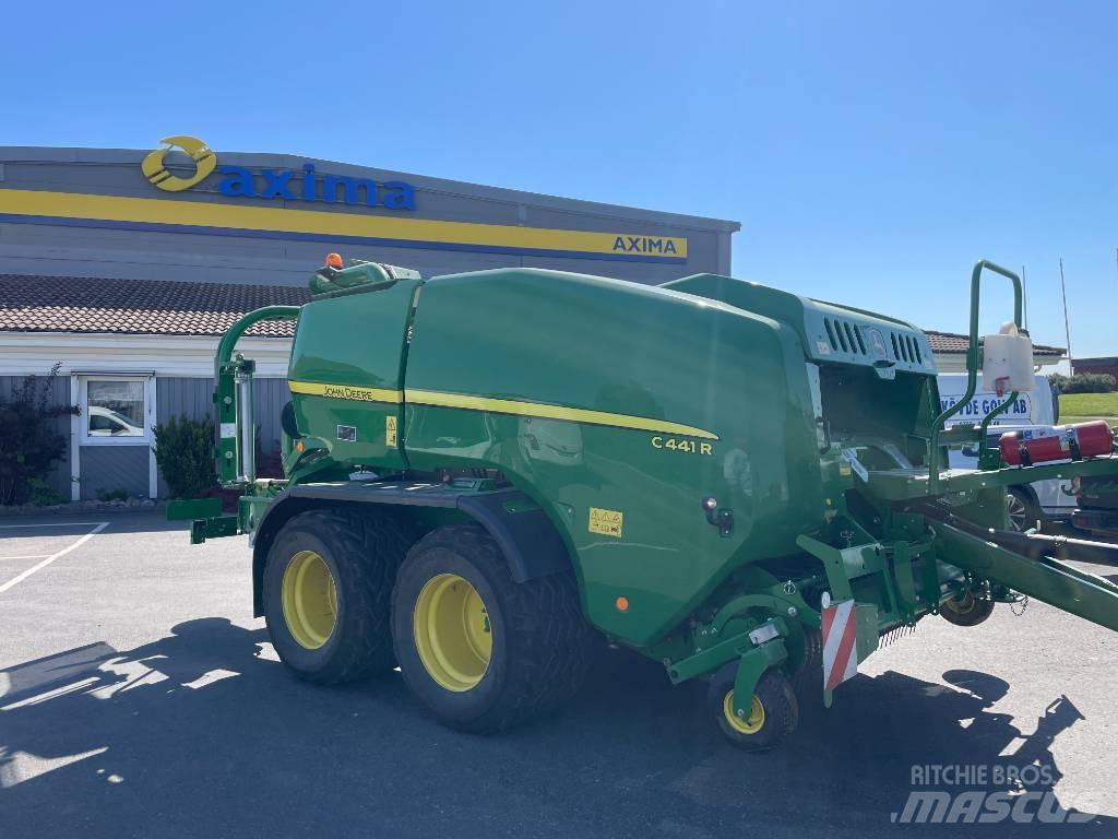 John Deere C441R Round balers
