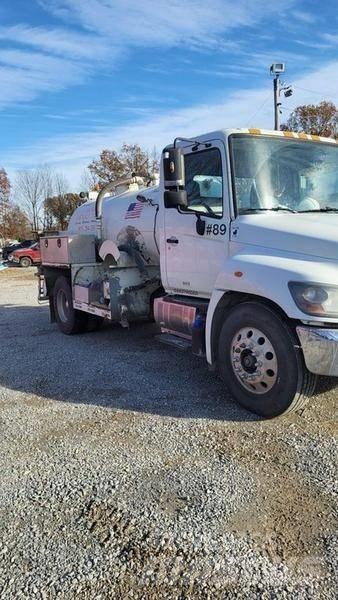 Hino Toilet Truck Tanker trucks