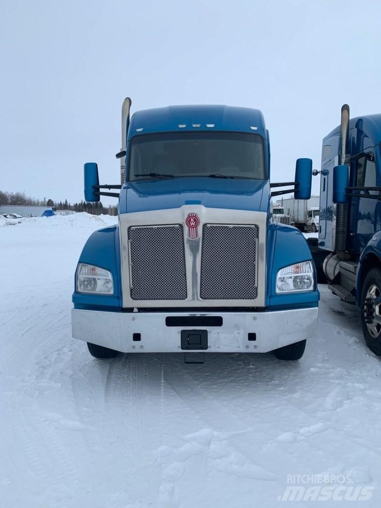 Kenworth T-880 Prime Movers