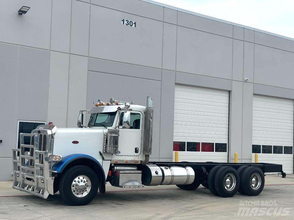 Peterbilt 389 Prime Movers