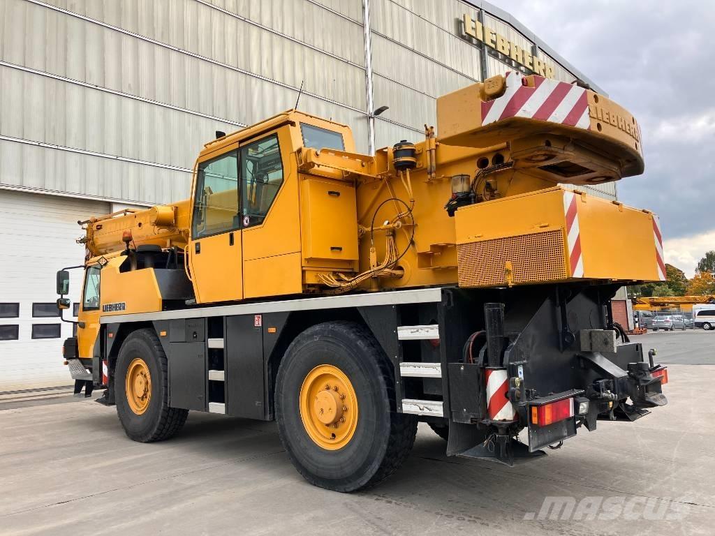 Liebherr LTM 1030-2 All terrain cranes